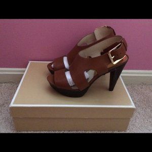 Carla Platform Authentic Brown Michael Kors Pumps